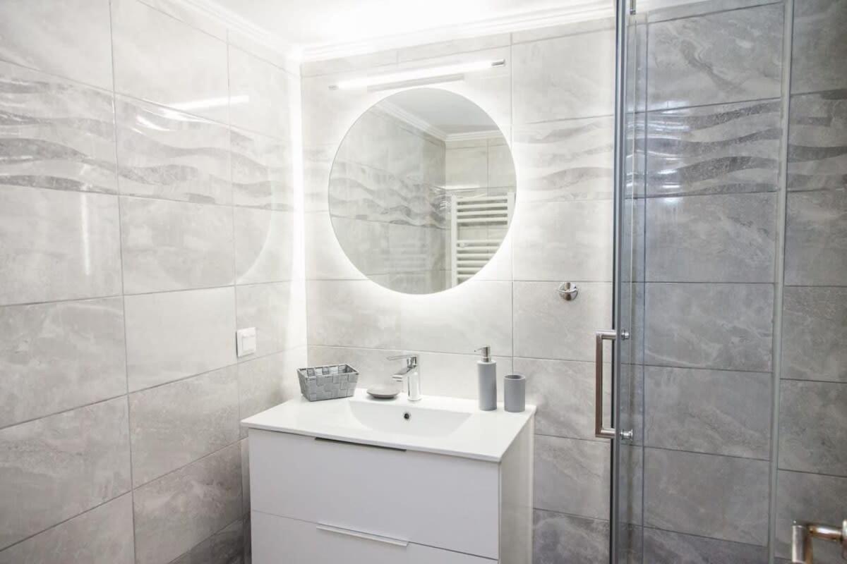 Beautiful New Apartment In Petralona Афины Экстерьер фото